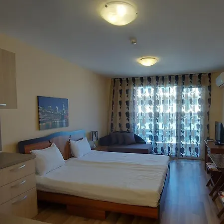 Admiral Plaza, & Apartament Słoneczny Brzeg