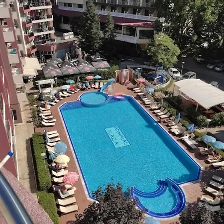 Admiral Plaza, & Apartman
