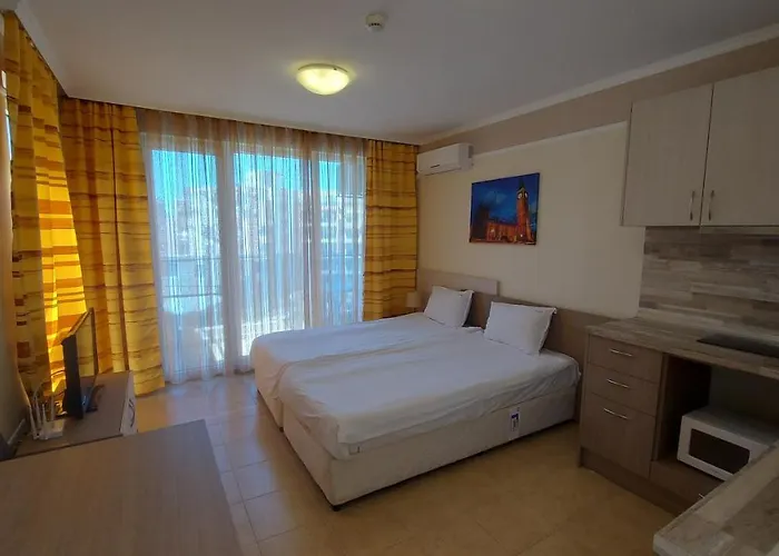 アパート Admiral Plaza, & *