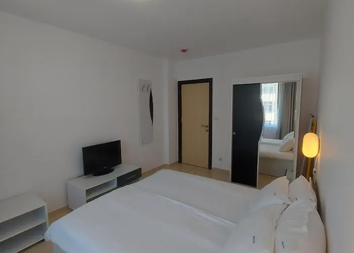 アパート Admiral Plaza, & *