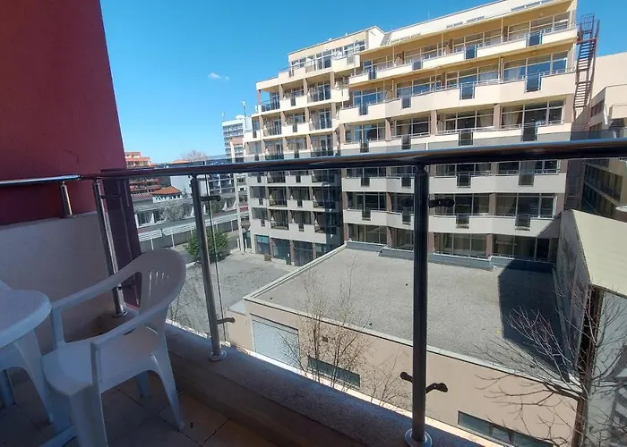 Admiral Plaza, & サニービーチ